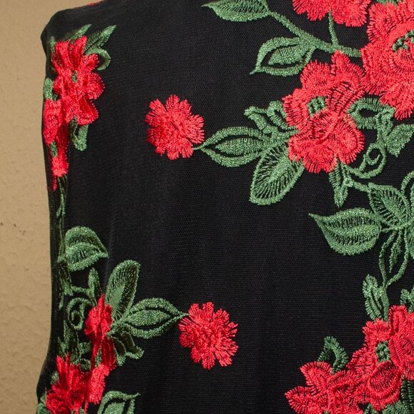 NWT Romeo & Juliet Couture Embroidered Rose Shift Dress size M - Picture 6 of 12